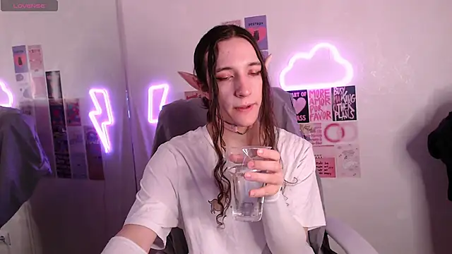 SilverMuse online show from February 12, 9:21 pm