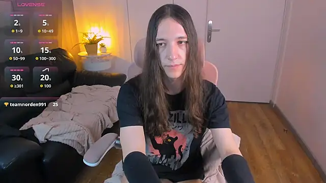 SilverMuse online show from April 9, 6:19 am