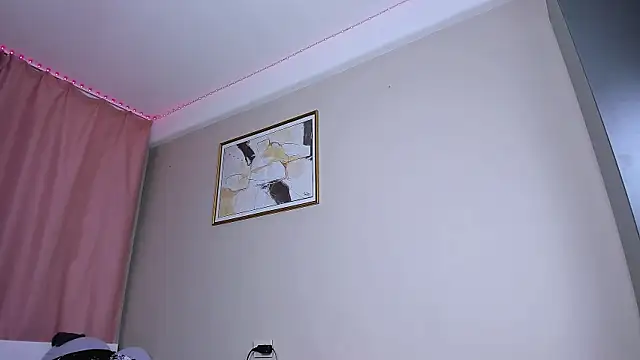 yoi mika online show from December 13, 7:40 pm