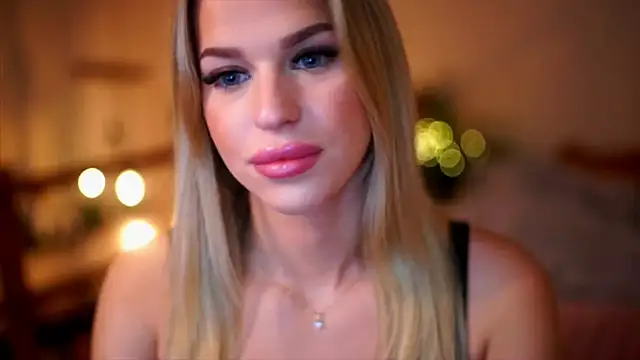 Emilyvanroessel online show from October 3, 10:48 am