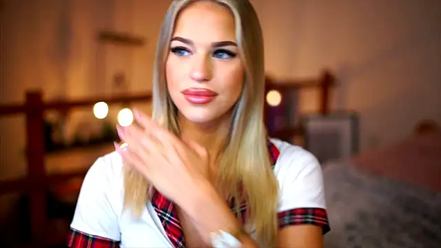 Emilyvanroessel online show from January 8, 8:07 am