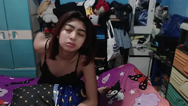 PrettyMae20 online show from March 19, 6:35 am