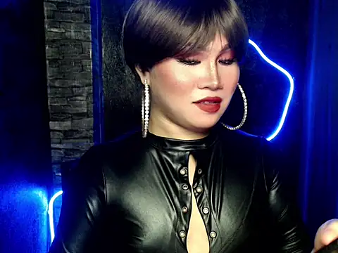 pretty lassy online show from September 18, 1:16 pm