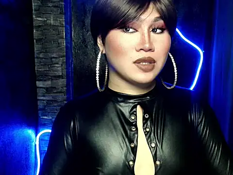 pretty lassy online show from September 27, 8:45 am