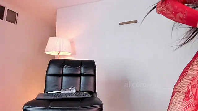  Alicerosee online show from March 18, 10:53 pm