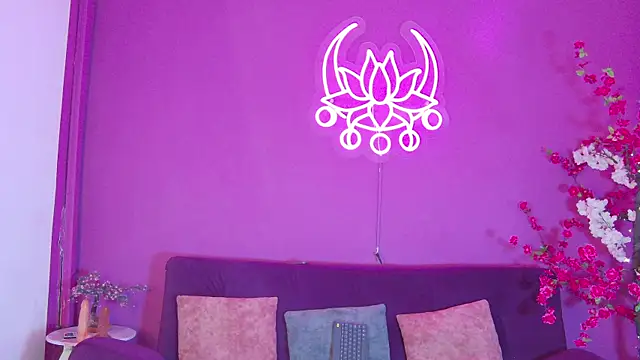 Maylu Fox online show from January 5, 5:27 pm