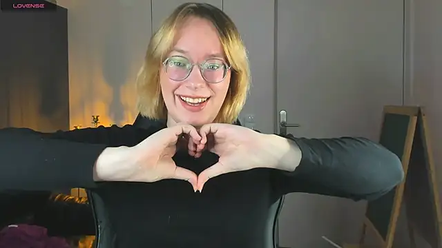 Amanda Butlerr online show from October 31, 12:48 pm