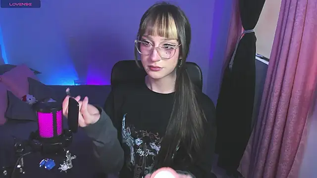 starrraura online show from March 26, 10:24 pm