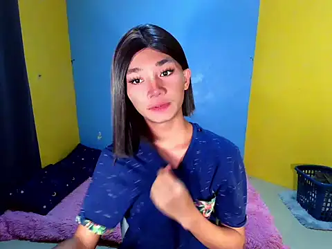 Petite HugeCock online show from April 4, 10:57 am