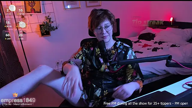 MossPrince online show from November 20, 6:52 pm