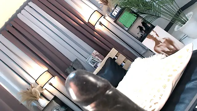 Snapshot of SpicyAlyssa69 chatting on September 18, 10:15 pm SpicyAlyssa69 online show from September 18, 10:15 pm