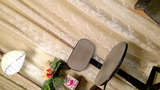 PrettyStranger online show from April 4, 9:51 am