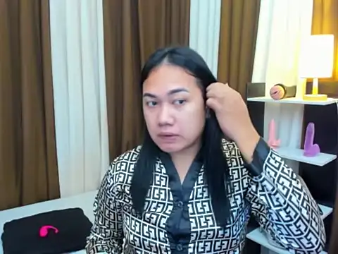 Snapshot of TsUncutKaren chatting on October 17, 4:10 pm TsUncutKaren online show from October 17, 4:10 pm
