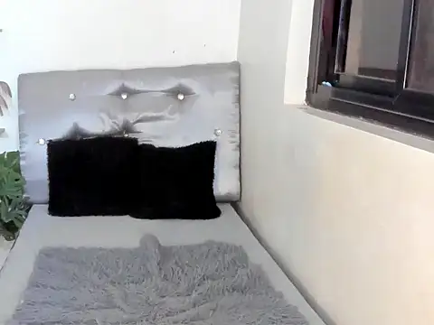 vivenne online show from April 1, 9:56 pm