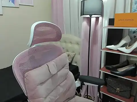 Seductive Margaux online show from October 6, 11:21 am