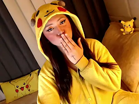 yourdevilsweettsx online show from April 12, 11:24 am