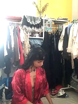 estradiolist online show from October 25, 9:15 am