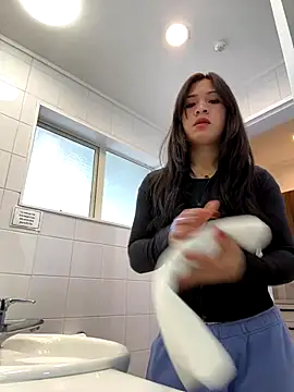 ZoeyJohnson online show from October 26, 1:12 am