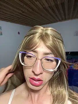 NICOLLE  12 online show from November 20, 8:53 pm