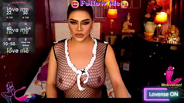 Snapshot of BombshellMARIA chatting on October 3, 12:05 pm BombshellMARIA online show from October 3, 12:05 pm