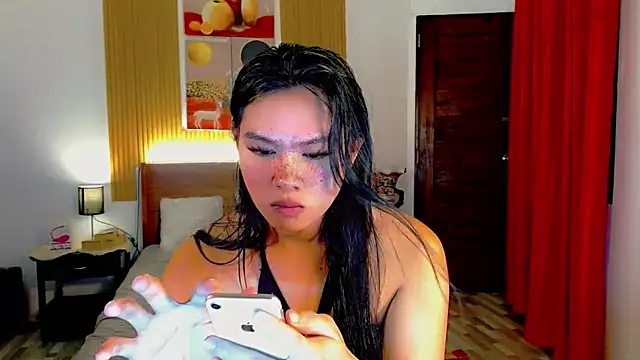 Snapshot of fallinLunaxX chatting on October 8, 12:50 pm fallinLunaxX online show from October 8, 12:50 pm