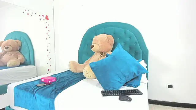 Grecia Moore online show from November 20, 1:33 pm