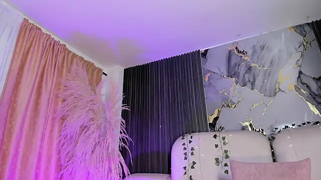 JanneBlossom  online show from April 13, 10:25 pm