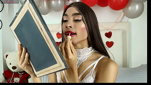 Daphne Hills online show from February 15, 6:06 pm