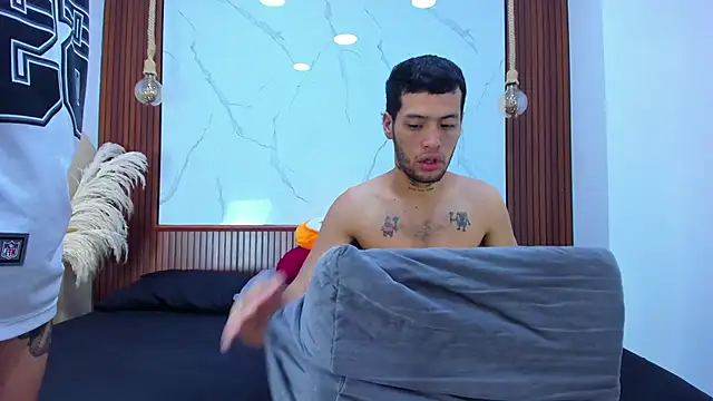 Loversinfire2 online show from December 3, 8:24 pm