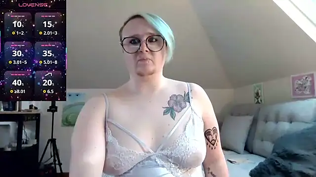 queerlyjaz online show from February 16, 9:01 pm