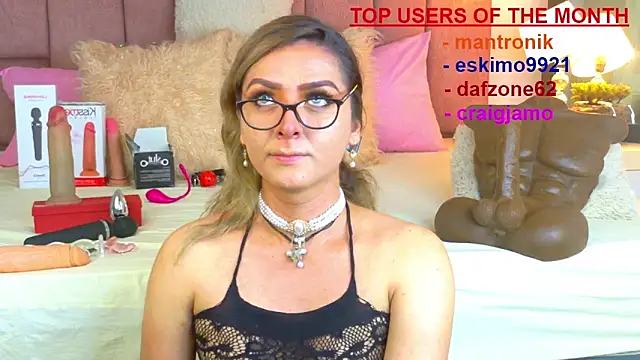 Lunitaa Diva online show from April 6, 3:01 pm