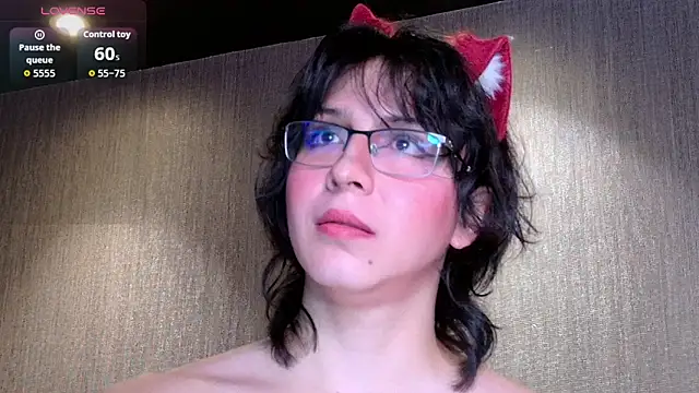 Shelly bat online show from April 4, 4:16 pm