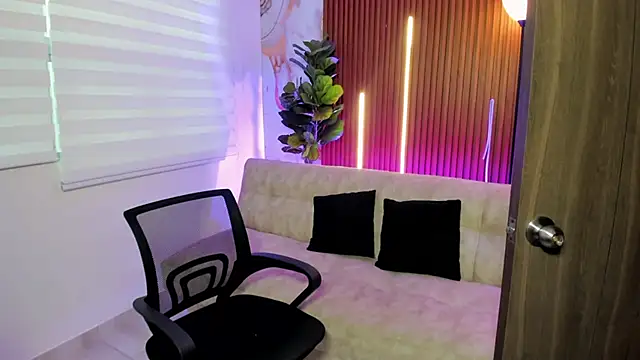 Bianca baldwin  online show from March 28, 10:00 pm