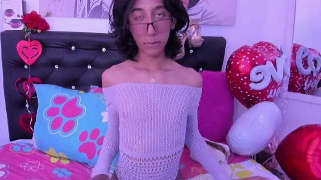 RossieCooper online show from February 19, 7:43 pm