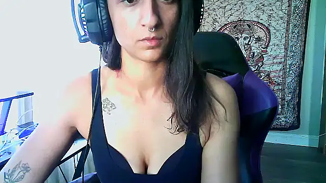 GoddessVikkii online show from February 23, 6:33 pm