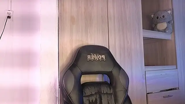 tiffanyy 777 online show from March 26, 5:11 am