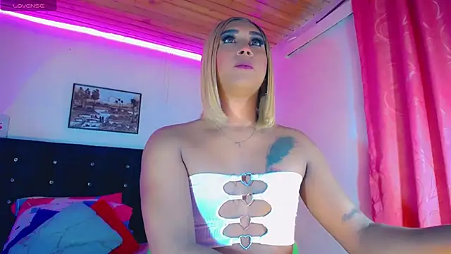 AlondraGill 11 online show from April 18, 5:31 am