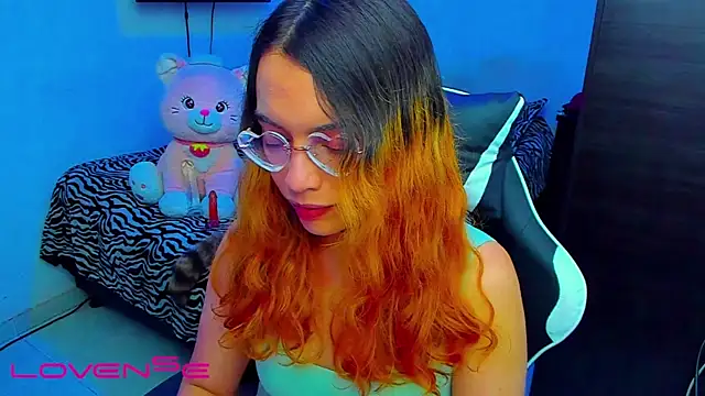 lillykittyyy online show from April 23, 3:14 am