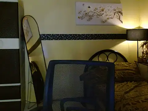 EnviousMaddie online show from March 31, 12:01 am