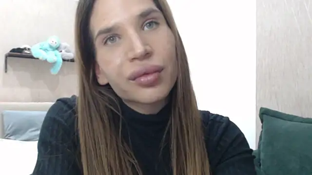 Coco Chanell  online show from January 7, 6:00 pm