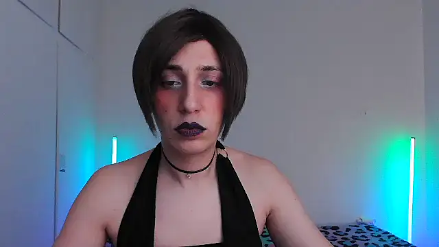 HoneyValentine online show from March 3, 8:05 pm