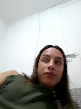 ofjuliaa online show from February 27, 4:18 am