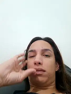 ofjuliaa online show from March 11, 8:29 am