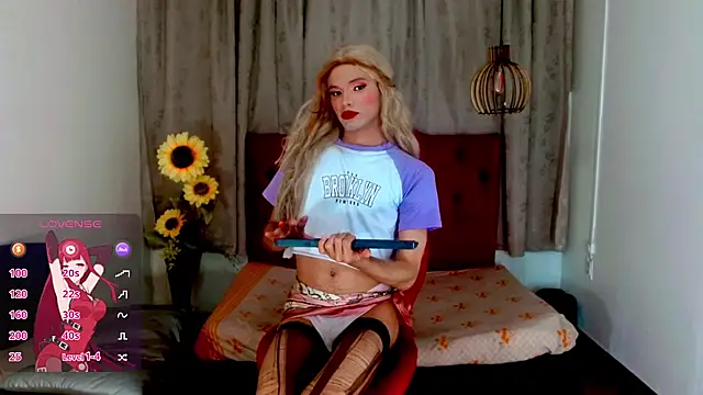 Isabella Kirk online show from January 13, 7:33 pm