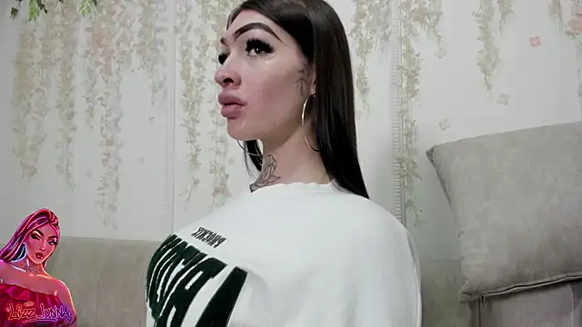 lizz lunna online show from March 31, 8:44 pm