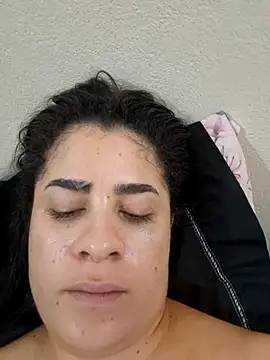 Neveencantada00 online show from January 17, 1:46 am