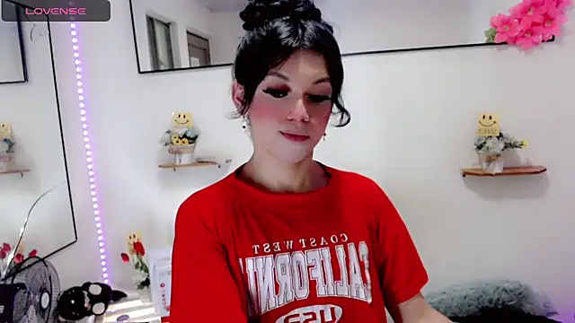 NathalialLooes online show from March 2, 7:15 am