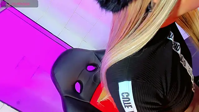 Maddye Fox online show from February 23, 8:12 pm