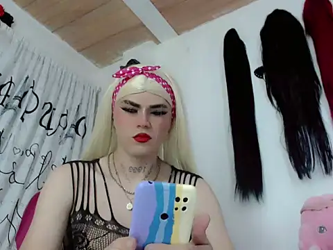 Yara-Atwan- online show from February 21, 7:50 pm