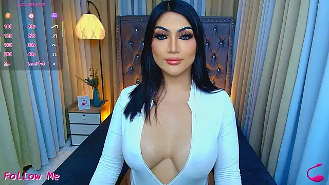 Laureen Hilton online show from March 15, 1:47 pm